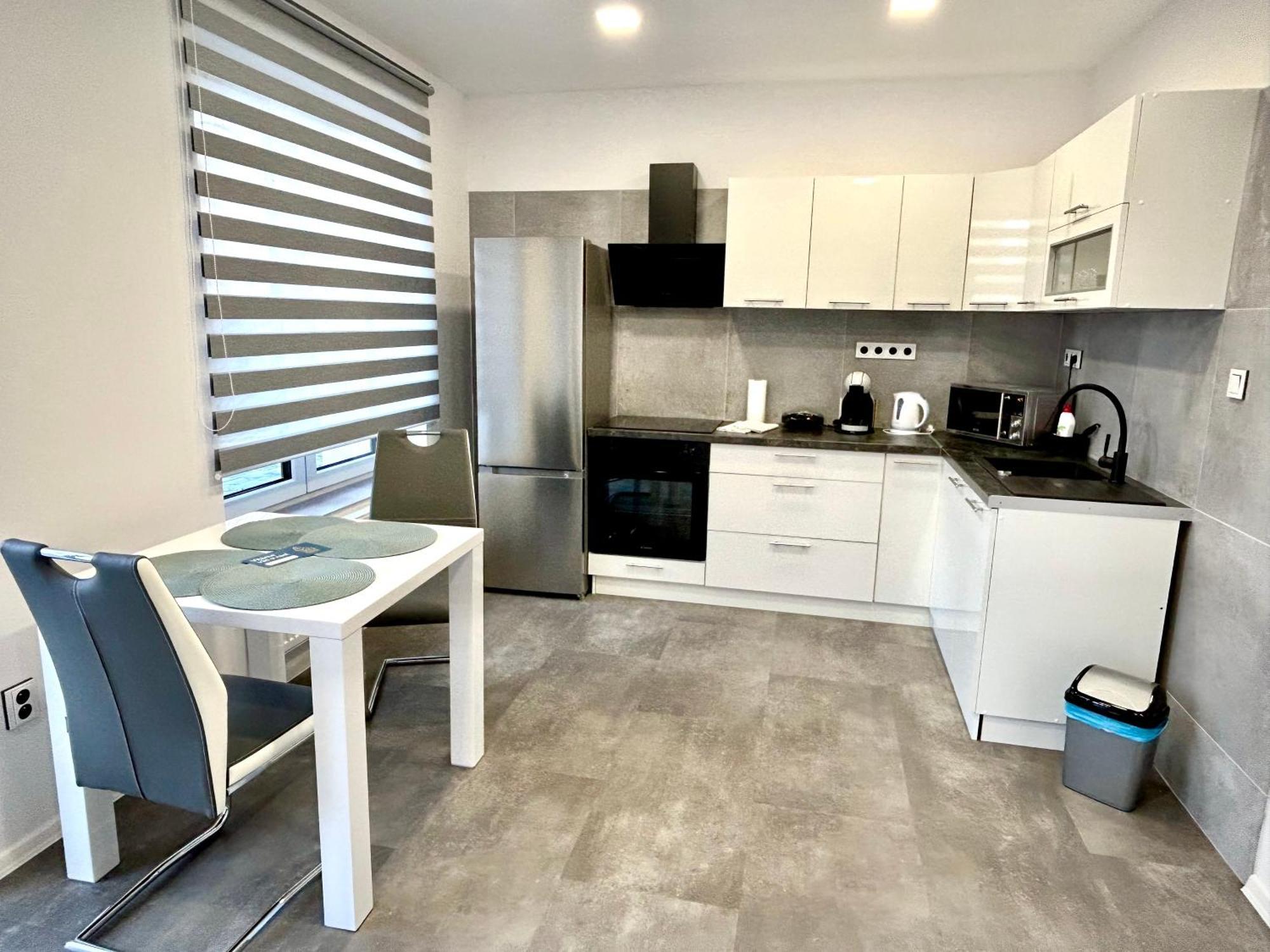 Apartmany Premium Se Soukromym Parkovanim Česká Lípa Exterior foto